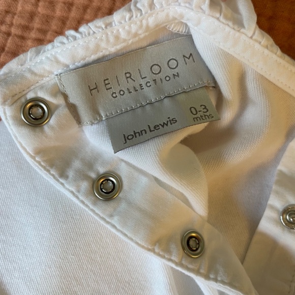 New Bodysuit with Embroidery collar Baby Girl 0-3M - Picture 3 of 6